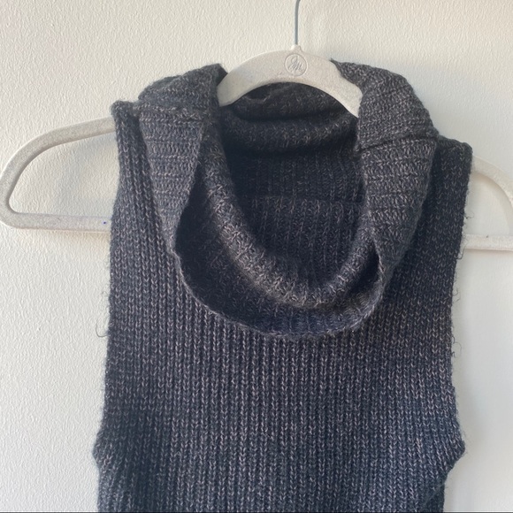 Tildon | Cowl Neck Sleeveless Sweater - Picture 2 of 7